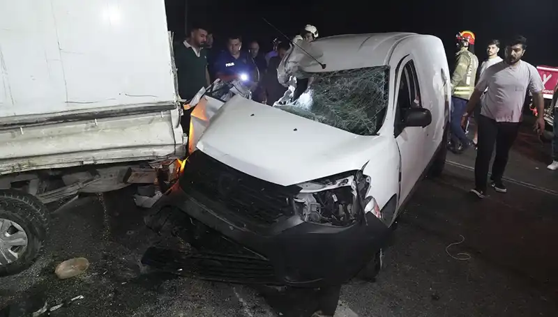 İstanbul’da Trafik Kazası: 3 Kişi Yaralandı, Detaylar Ortaya Çıktı!
