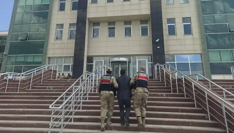 Hapis Ceza Sürecinde Saklanan Şahıs Gizli Yerinde Yakalandı