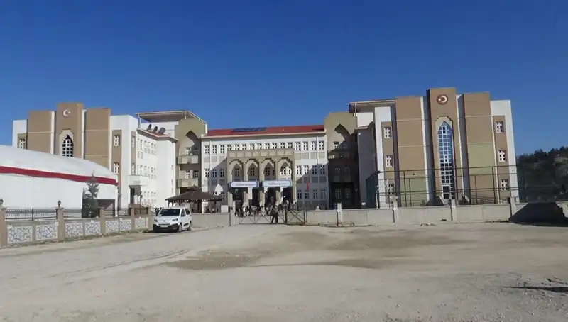 Ortaokulda Öğretmen-Öğrenci Şiddet İddiası: Eğitimde Kontrol Eksikliği mi?