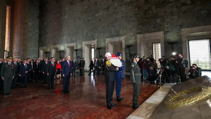 Devlet Erkanından Anıtkabir'e Anlamlı Ziyaret: 10 Kasım Anması