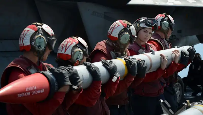 Amerikan Füzeleri Suudi Arabistan'a Yolculuğa Çıkıyor: Stratejik Bir Hamle