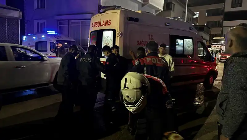 Damat Kayınvalidesini Bıçaklayıp Kaçtı: Aileler Arasındaki Çatışmanın Gözyaşları