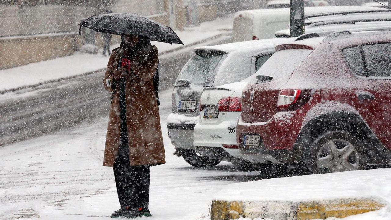 Hava Durumu: Soğuyor, Kar ve Yağmur Bekleniyor