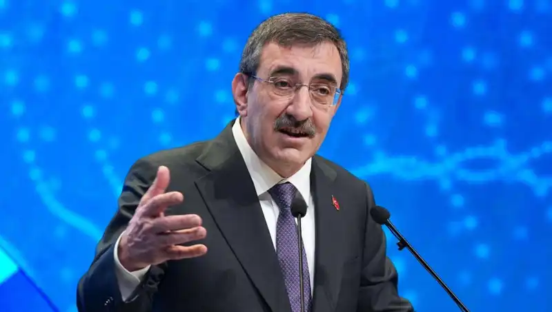 Cevdet Yılmaz: CHP Kurultayında İki Farklı Alternatif Yeni Yüzyılı Belirleyecek!