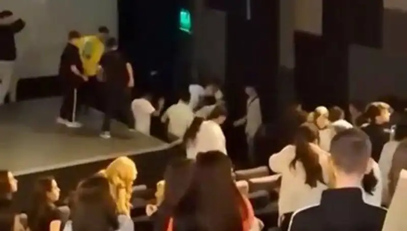 Çakal Hayranları Arasında Gerilim Tırmandı: Neler Oluyor?