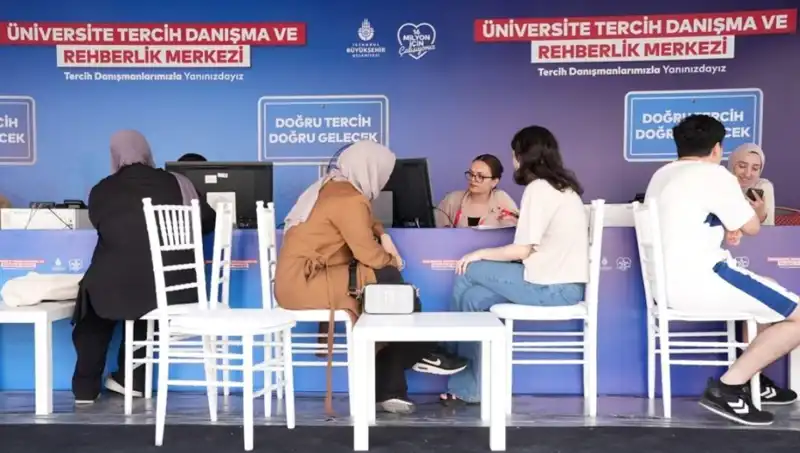 İstanbul'da Yeni Dönem: İBB Tercih Danışma ve Rehberlik Merkezleri Açıldı