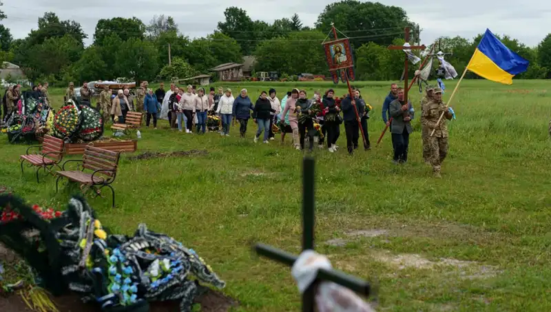 İngiliz Asker, Ukrayna Savaşında Hayatını Kaybetti: Detaylar ve Tepkiler