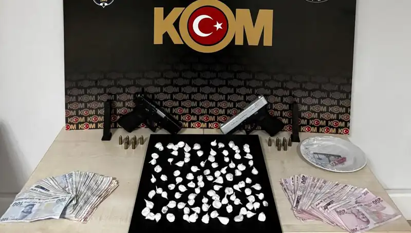 Çeşme'de Silahlı Saldırı Alarmı: 3 Kişi Gözaltına Alındı