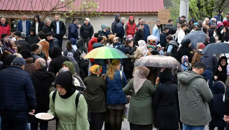Bir Asırlık Bayram Geleneği: 12 Bin Kişi Bir Araya Geldi!