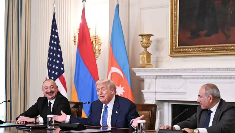 Aliyev'den Ermenistan'a Acil Anayasa Çağrısı: Zaman Kaybetmeye Gerek Yok!