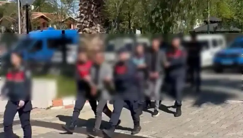 Aydın'da Dehşet: Benzinle Yakmaya Çalıştıkları Adamı Gasbettikleri Anlar