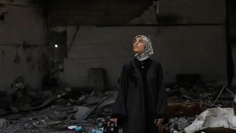 Gazze’de Gözlerini Yuman Fatma: Gürültülü Bir Ölümün Ardındaki Tanıklık