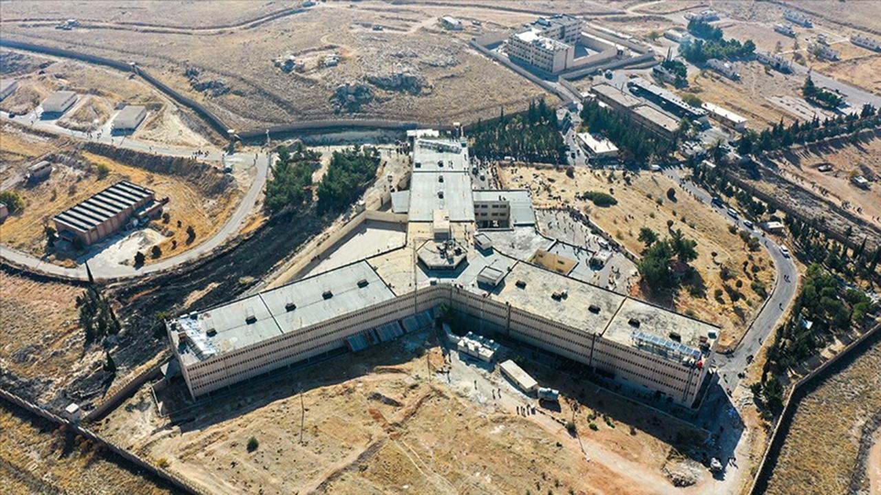 AFAD, Suriye Sednaya Hapishanesi'nde Arama Çalışmalarına Başlıyor