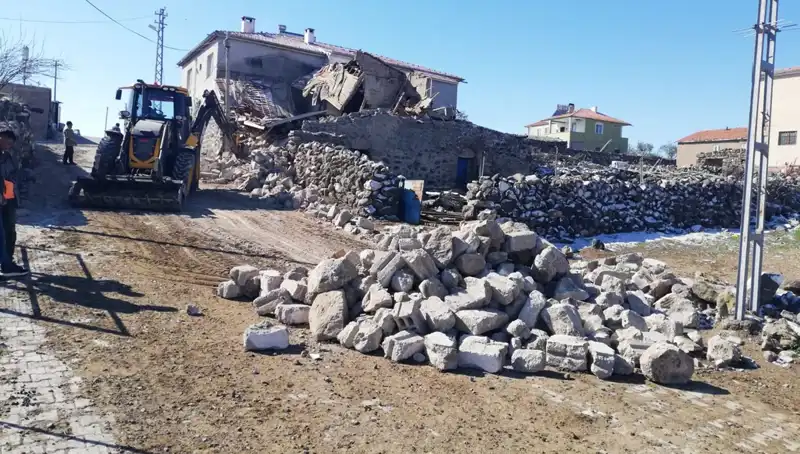 Kayseri'de Ahır Çökmesi: 35 Hayvanın Hayatı Gitti, Kentte Şok Etkisi Yarattı