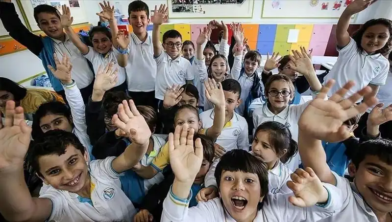 9 Günlük Tatil Sonrası Okullar Açılıyor: Eğitim Dönemi Başlıyor!