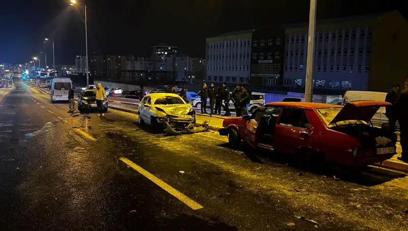 Kayseri'de Korkunç Kaza: 11 Araç Birbirine Girdi!