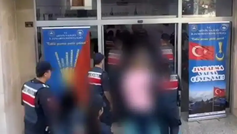 Türkiye Genelinde FETÖ Operasyonları: 30 İlde 65 Gözaltı ve Tutuklama