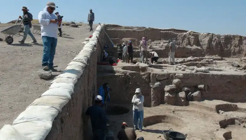 Kilis'te Oylum Höyük'teki Kazı Çalışmaları Sıcak Havalara Rağmen Devam Ediyor