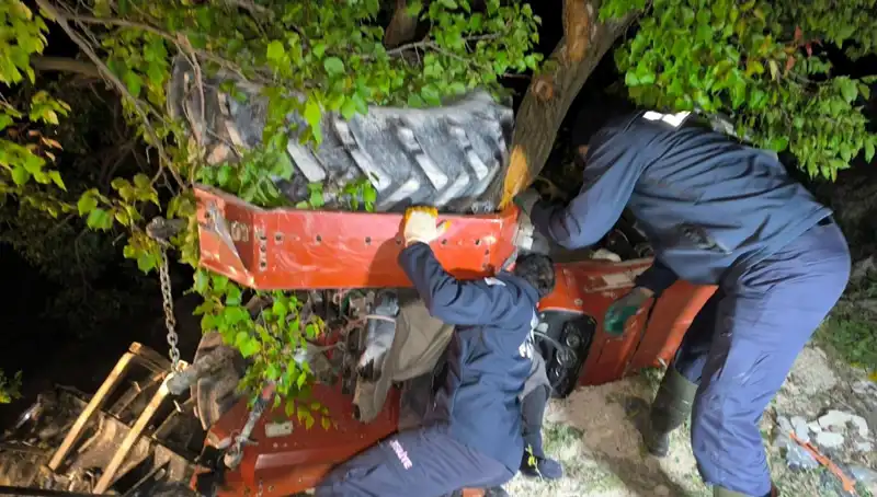 Kontrolden Çıkan Traktör Devrildi: Hayatını Kaybeden Sürücü Meseleyi Derinleştiriyor