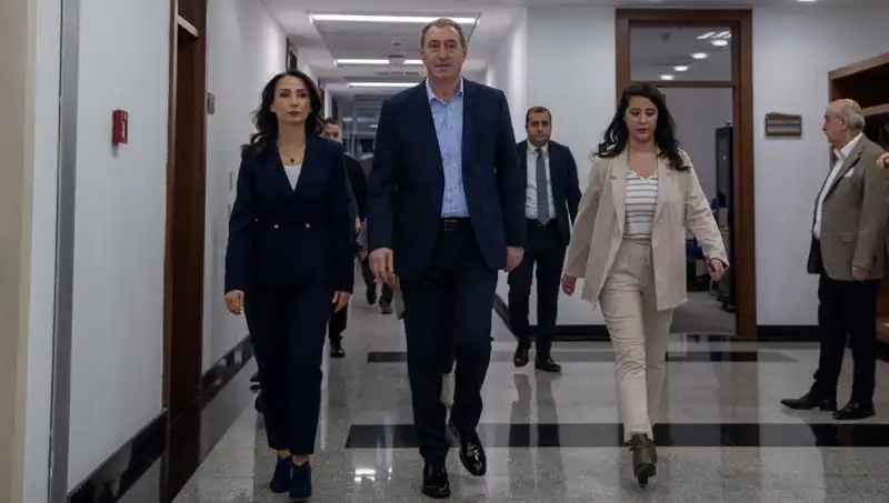 DEM Parti Heyeti, Siyasi Parti Turu ile Türkiye’nin Siyasi Haritasını Geziyor