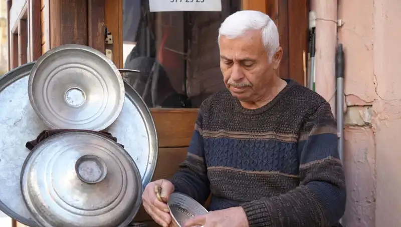 Geçmişin İzleri: Zamana Yenik Düşen Meslekler ve Anıları
