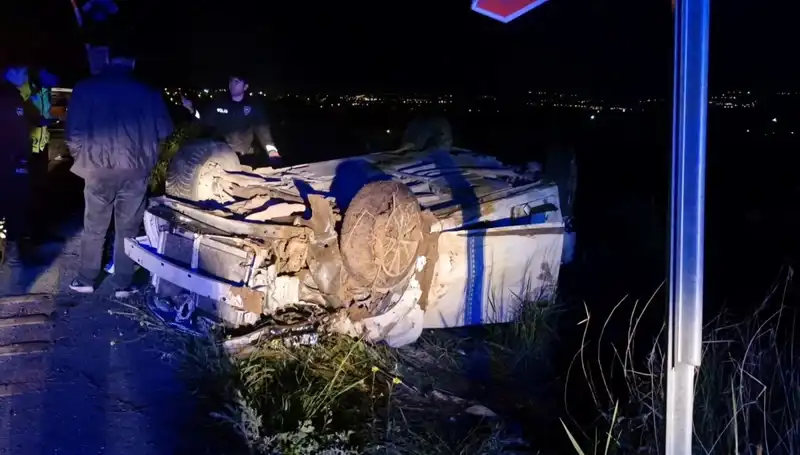 Otomobil Devrildi: Korkunç Kaza Sonucu 1 Hayat Gitti, 3 Yaralı