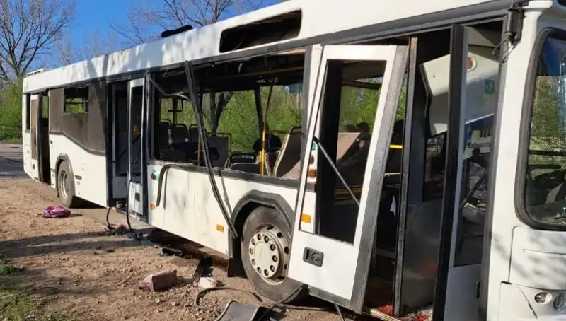 İşçileri Taşıyan Otobüse Yapılan Rus Saldırısı: 9 Can Kaybı ve Yüzlerce Yaralı!