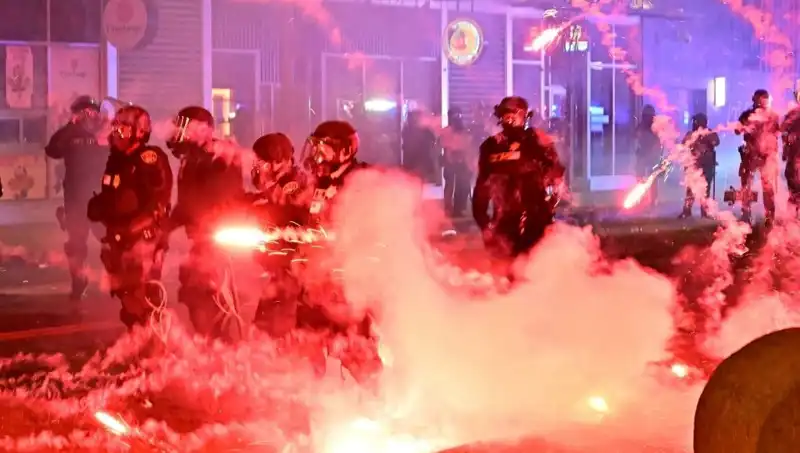 ABD'de Isyanın Nedenleri: Los Angeles'taki Protestoların Diğer Şehirlere Yayılması