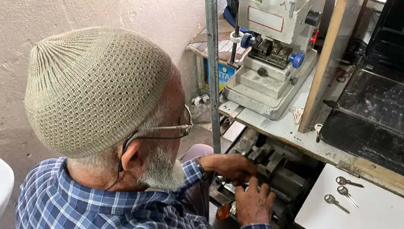 28 Yılda 4 Metrekarelik Dükkanının Hikayesi ile Efsaneleşen Esnaf