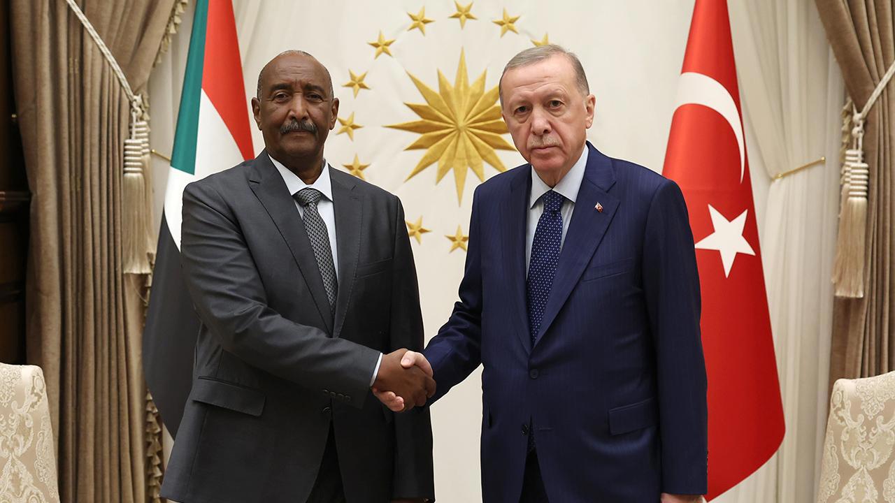 Cumhurbaşkanı Erdoğan: Türkiye, Sudan ile BAE arasında arabuluculuk rolü üstünebilir