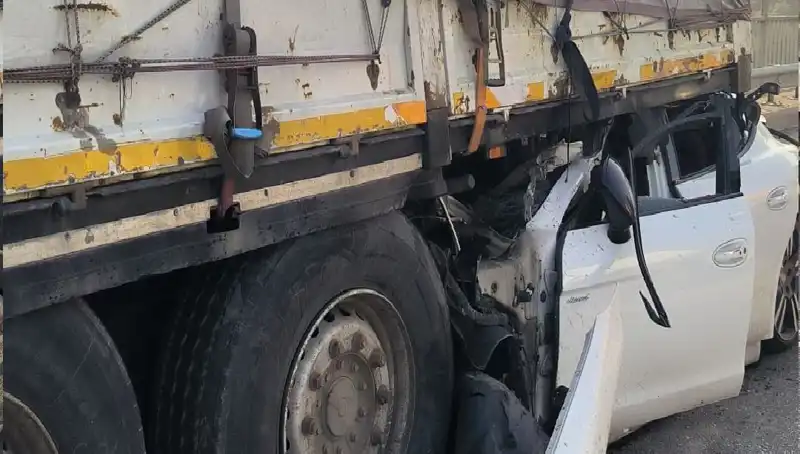 TIR'a Arkadan Ok Gibi Saplanan Feci Kaza: Olayın Ardındaki Gerçekler