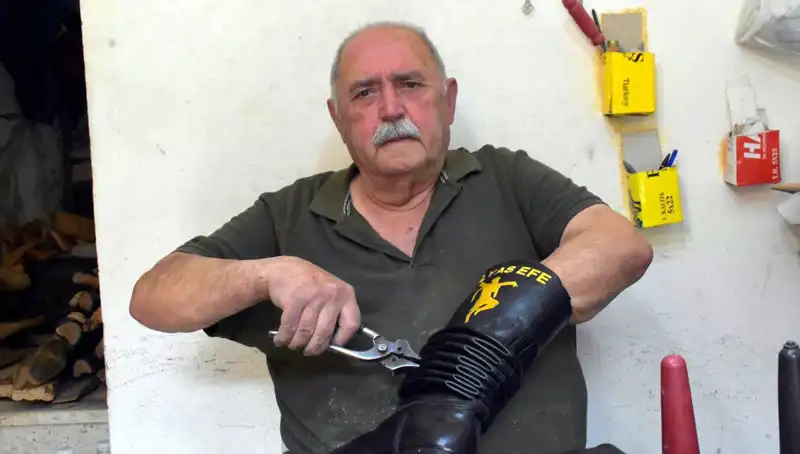 Tireli Hasan Usta: 64 Yıldır Özgün El Sanatlarıyla Hayata Dokunan Bir Usta