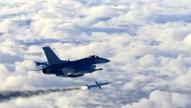 F-16 EDPOD’un Test Başarısı: Hava Gücünde Devrimci Bir Adım