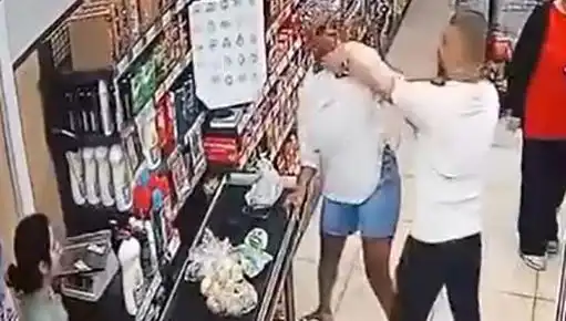 Market kasasında yaşanan sıra kavgası sonrası korkunç saldırı!