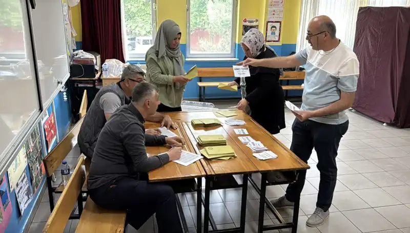 Türkiye'de 405 Mahalle ve Köyde Yeni Muhtarlar Seçildi