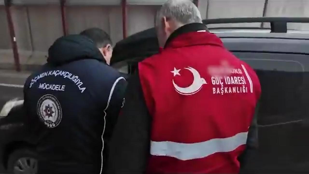 Bakan Yerlikaya: Göçmen kaçakçılarına operasyon!
