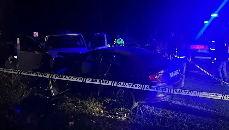 Minibüs Ters Şeritte Kitlesel Kazaya Neden Oldu: 1 Ölü, 8 Yaralı