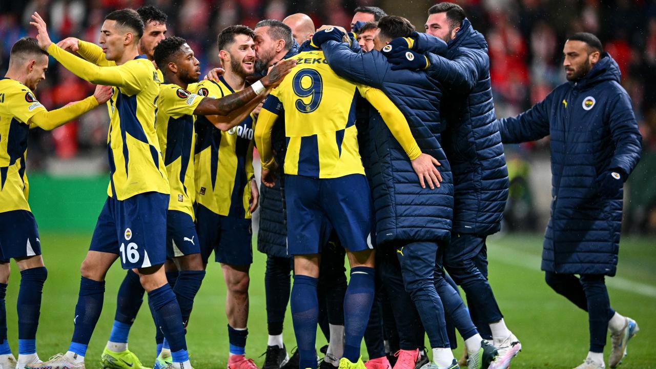 Fenerbahçe, Prag deplasmanından galibiyetle dönüyor