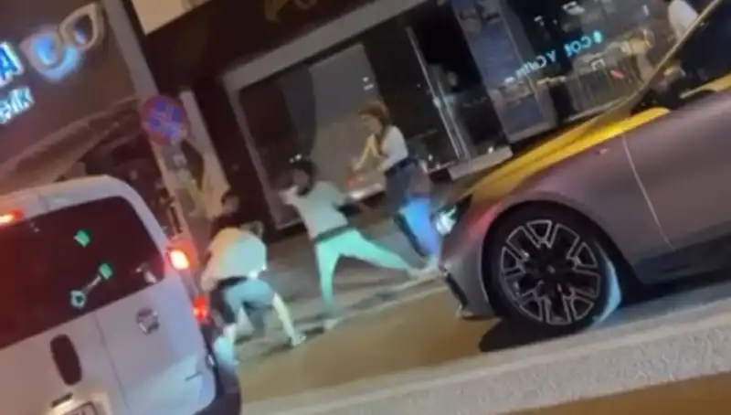 Cadde Boks Ringine Dönüşerek Sıcak Anlara Ev Sahipliği Yaptı