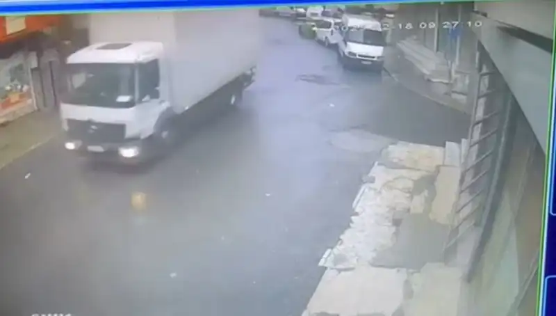 Sahte Polisler 1,7 Milyon Lira Gasp Etti: Gözaltında Komik Savunma!