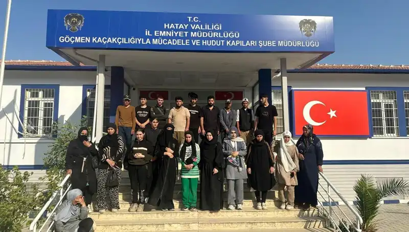 24 Göçmen Minibüste Yakalandı: Olayın Ardındaki Gerçekler Neler?