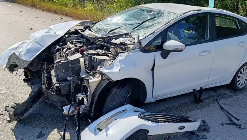 Çanakkale'de Trafik Kazası: İki Kişi Yaralandı, Detaylar Ortaya Çıktı