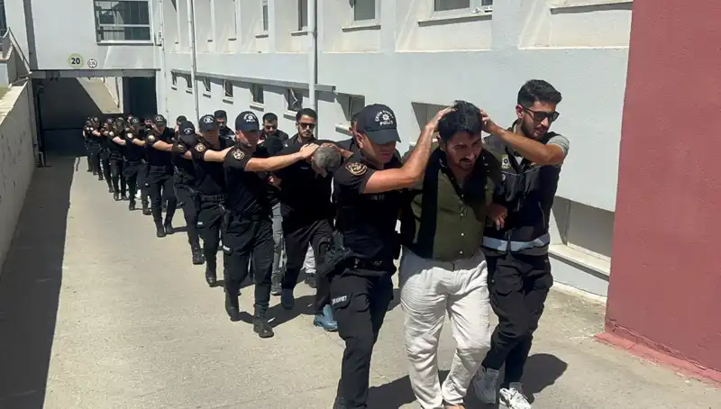 Adana'da 825 Kilo Eroin Operasyonu: 16 Kişi Tutuklandı