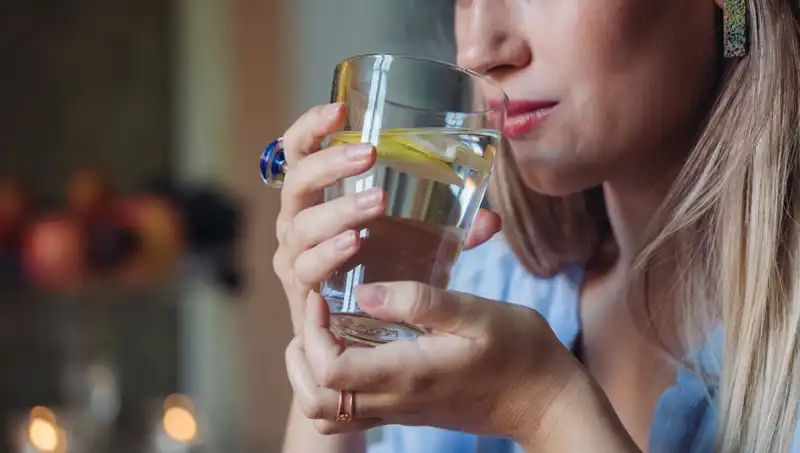 Aç karnına 1 Litre Su İçmenin Bilinmeyen Faydaları