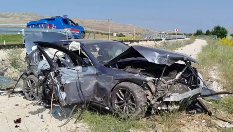 Sivas’ta Meydana Gelen İki Feci Trafik Kazası: 9 Yaralı
