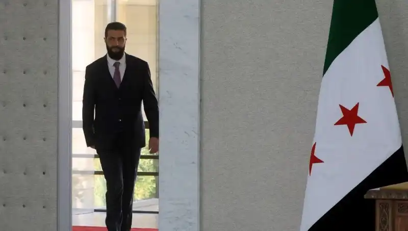 Fransa, Suriye'nin Yeniden İnşasına Destek İçin Paris'te Zirve Düzenliyor