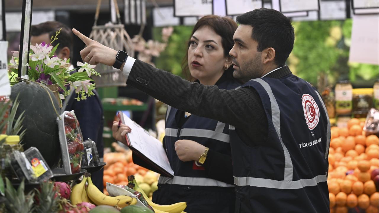 Fahiş fiyat uygulayan işletmelere hız kesmiyor: 3 günde 10 milyon TL ceza