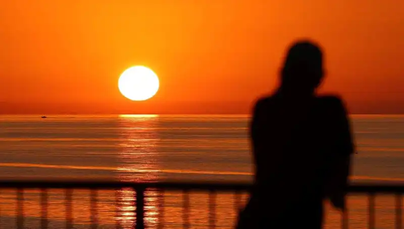 Kuraklık Alarmı: Batı Serinliyor, Doğu Türkiye'nin Sıcaklık Rekorları Kırıyor!