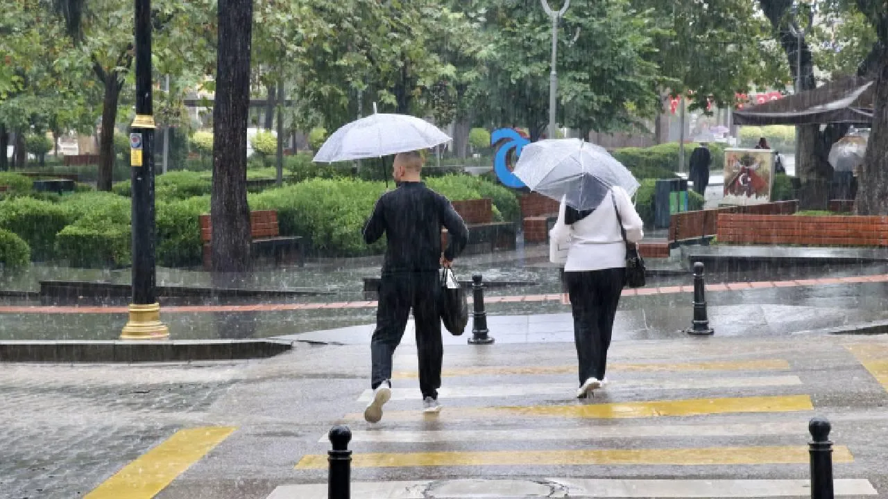 7 İl İçin Sarı Uyarı: Sağanak Yağış ve Kar Yağışı Geliyor
