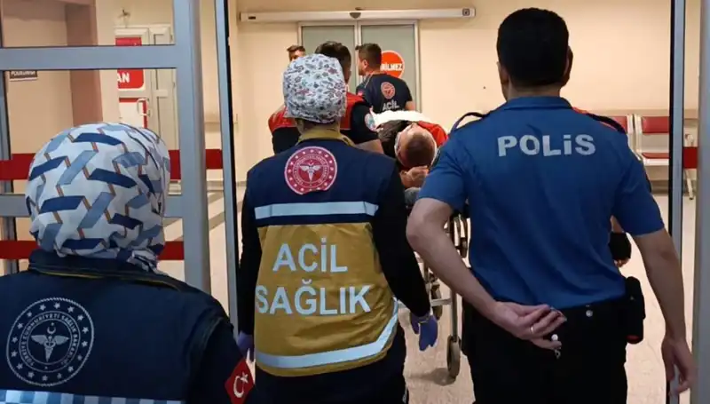 Polis Ekipleri Kaza Geçirdi: İki Yaralı, Olayın Perde Arkası Nedir?